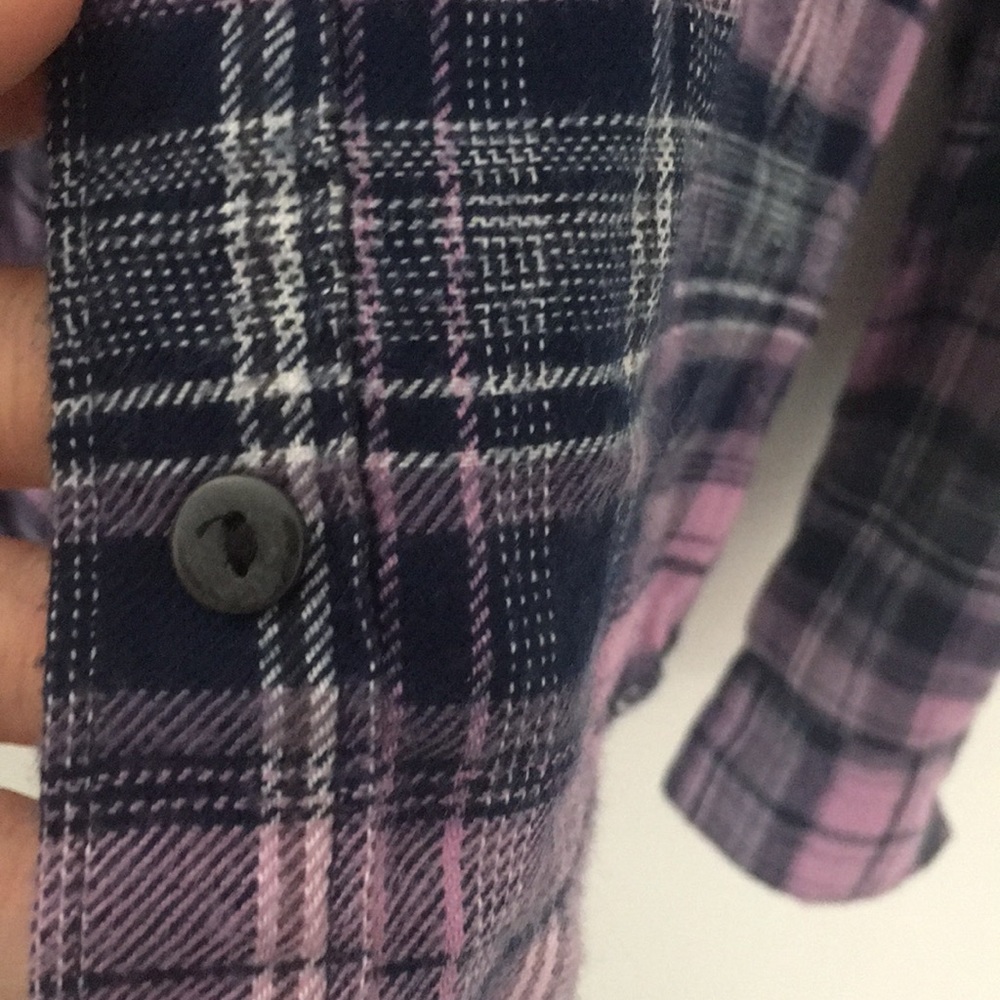 Women's Plaid Shirt - Picture 4 of 7